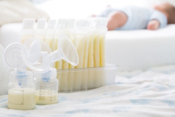 Conservare il latte materno: come e quando farlo 