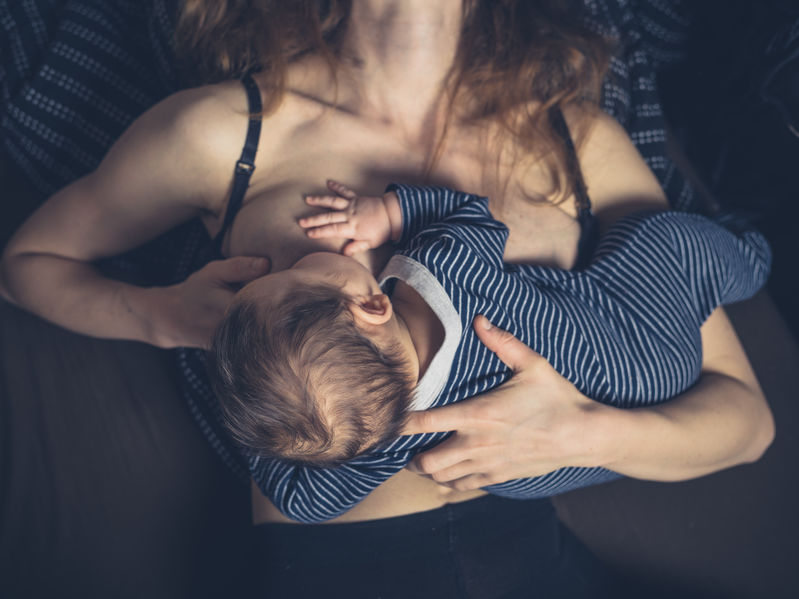 Come smettere di allattare al seno: quando e perchè