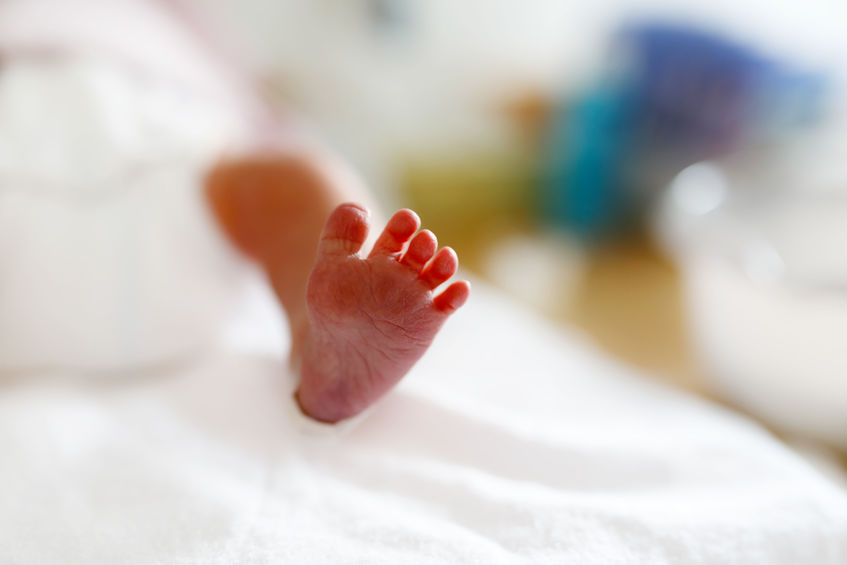neonata trovata morta in una busta di plastica