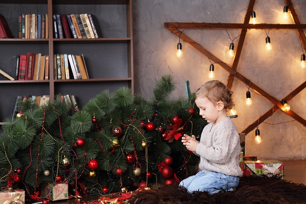 Mamma criticata perché sceglie di non fare l’albero di Natale